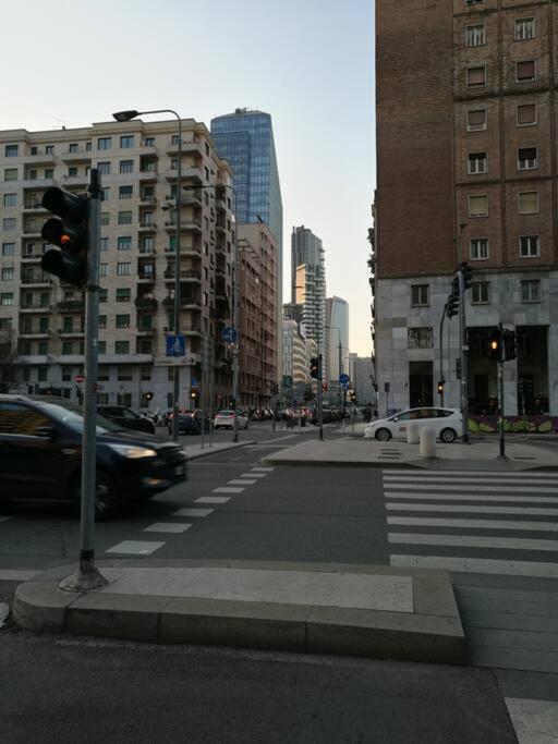 Suite Mm3/Repubblica, 2 Min. Da Staz. Centrale Milan Luaran gambar